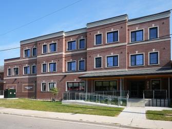  Cornerstone Suites main entrance from Thomas Street.